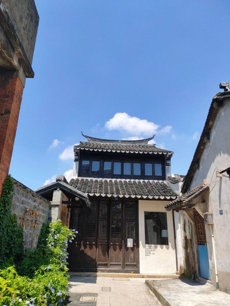 救援卡通小象